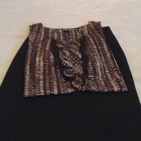 Ann Taylor sleeveless blouse with ruffle accent. - Picture 2 of 4